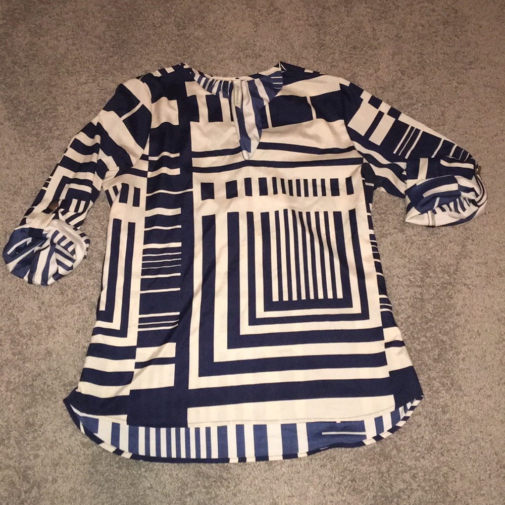 Navy and cream 3/4 sleeve blouse